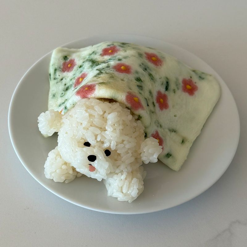 卵焼き、田舎のおばあちゃんの布団、わんちゃんおにぎり、おにぎり料理